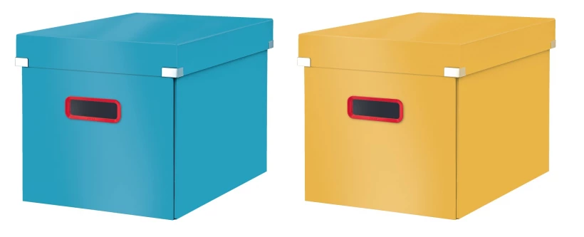 dwa zamknięte pojemniki z pokrywą: niebieski i żółty